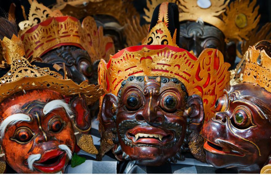 Know the history of masks