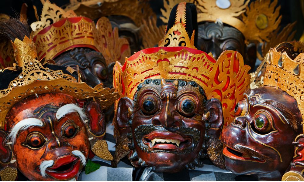 Know the history of masks